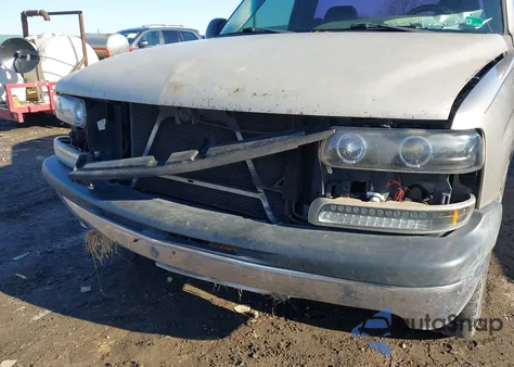 2001 Chevrolet Silverado 1500 из США, поврежденный, VIN 1GCEC14W61Z170314